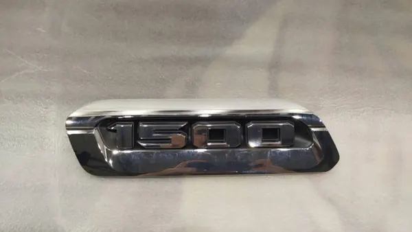 Dodge RAM 2019 Protetor capô OEM 68309828AA esquerdo image 2