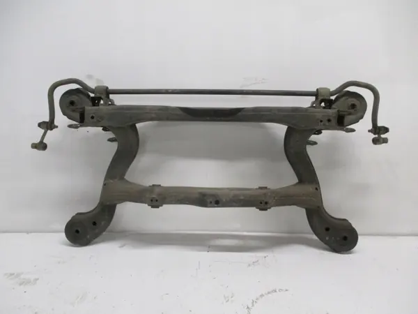 Porte-berceau arrière OEM 2463503001 pour Mercedes Classe A image 2