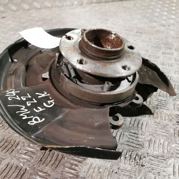 Buje de rueda trasera BMW OEM UTO33670 - Estado usado image 10