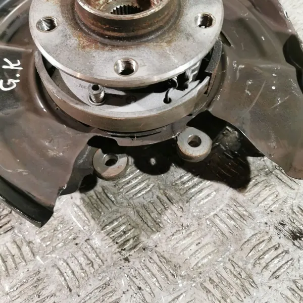 Buje de rueda trasera BMW OEM UTO33670 - Estado usado image 8