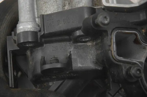 Pompa acqua VW Jetta MK6 1.4L 2012 04C121042C image 10
