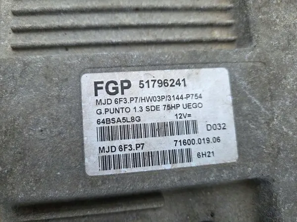 Ordinateur FIAT GRANDE PUNTO 1.3 JTD 51796241 MJD6F3.P7 image 4