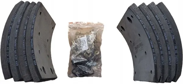 ENSEMBLE DE PLAQUETTES DE FREIN MERCEDES A61742314306 image 1