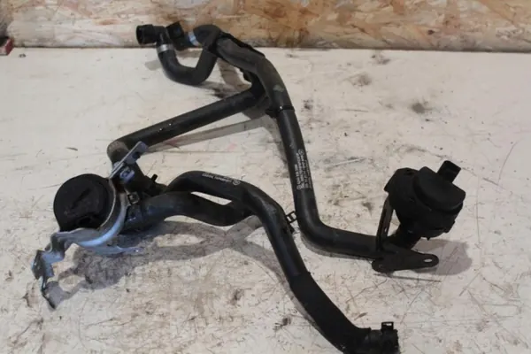 Pompe à eau Mercedes OEM A0392023206 Occasion image 3