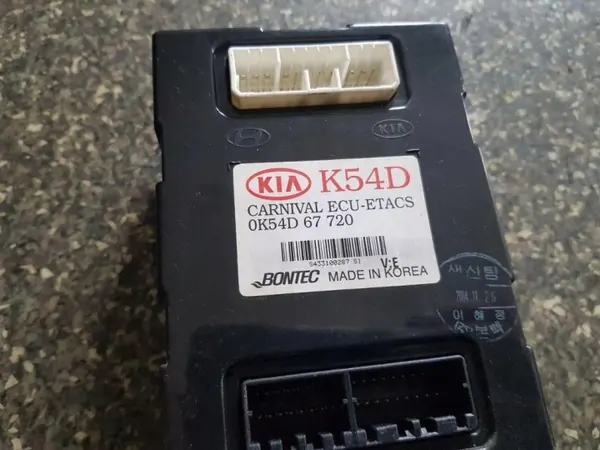 Módulo ECU OEM 0K54D67720 para Kia Bontec image 3