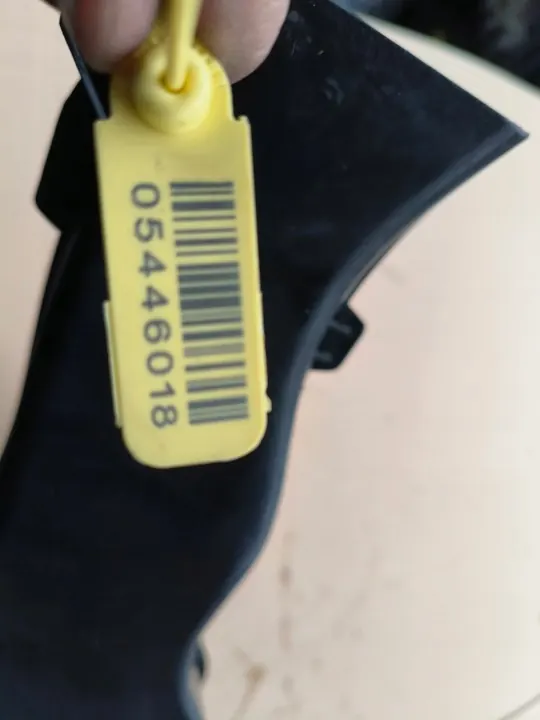 Protector de conducto de aire derecho BMW X5 F15 OEM 8055210 image 3