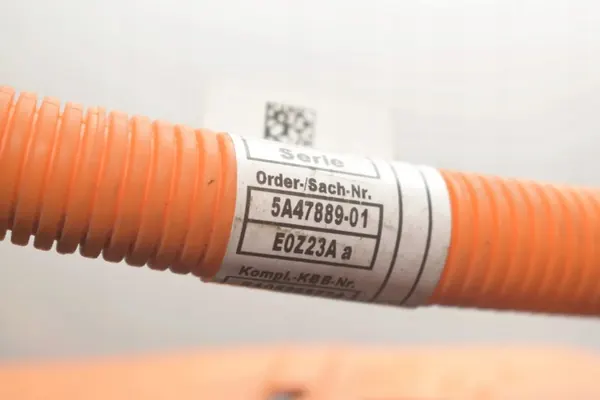 BMW i3 Akun latauskaapeli OEM 61125A47889 Käytetty image 6