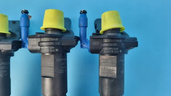 MERCEDES W206 2.0 CDI Injektor A6540700400 image 10