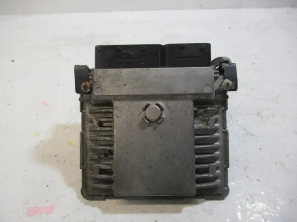 Motorcomputer OEM 03F906070D voor VW Polo 5 1.2 TSI image 3