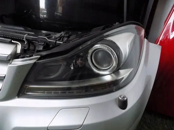 Mercedes W204 LCI Framskärmsset - A2048800957 image 6