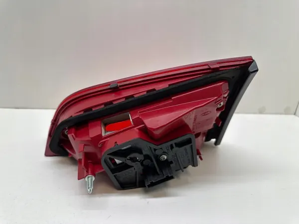 Audi A4 S4 B8 8K 2009 Luces traseras de maletero OEM 8K5945093B image 3