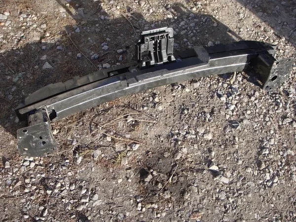 Etupuskuri vahvistus Renault Clio V 2019-2023 image 6