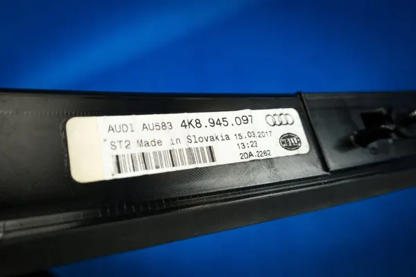 Luz stop Audi OE 4K8945097 usado image 8