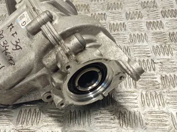 BMW Reducer OEM 7934642 för F40 M135i 2021 image 10