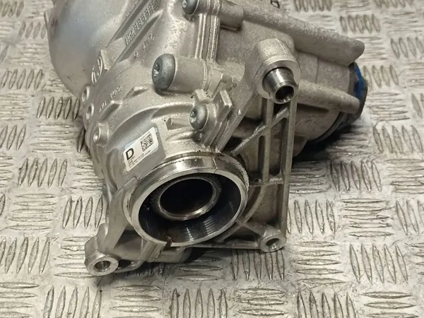 BMW Reducer OEM 7934642 för F40 M135i 2021 image 3