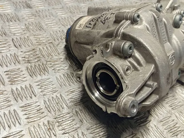 BMW Reducer OEM 7934642 för F40 M135i 2021 image 4