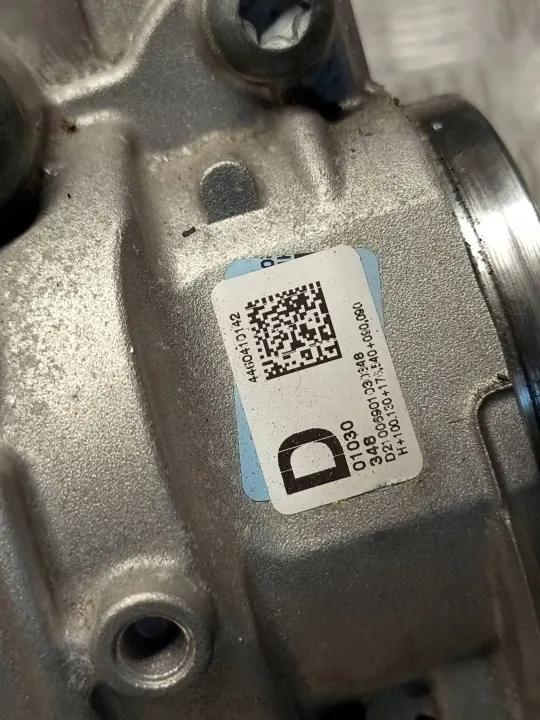 BMW Reducer OEM 7934642 för F40 M135i 2021 image 6