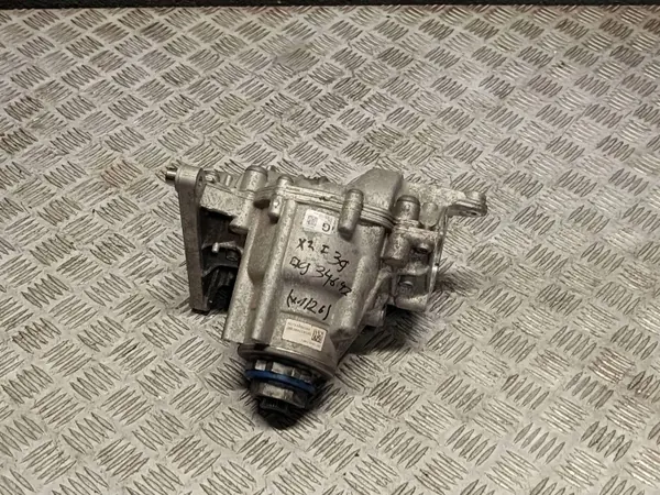 BMW Reducer OEM 7934642 för F40 M135i 2021 image 8