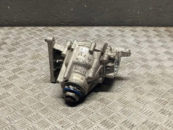 BMW Reducer OEM 7934642 för F40 M135i 2021 image 9