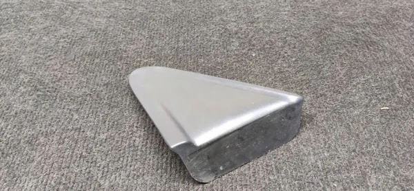Extrémité d'aile Renault OEM 638758363R - État utilisé image 3