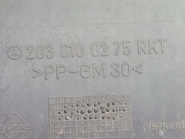 Alfombrilla de maletero usada OEM A2036100275 Mercedes C W203 image 3