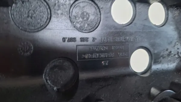 BMW E90 E91 E92 E60 X3 E83 Tampa de Válvulas 22469970 image 6