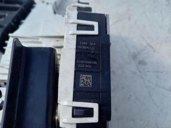 Framhöger dörrlås 4PIN Mercedes GLA X156 image 3