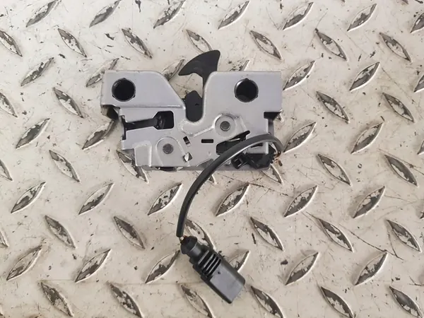 Motorhuv Lock Skoda Karoq 2018-2024 OEM 57B823509 image 2