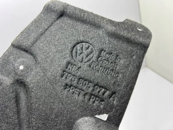 VW Touareg II Front Left Wheel Arch OEM 7P6805977A image 4