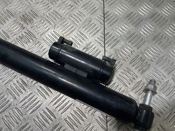 Bakre stötdämpare Mercedes E-Klass W213 A2133202200 image 2