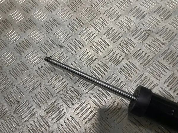 Bakre stötdämpare Mercedes E-Klass W213 A2133202200 image 4