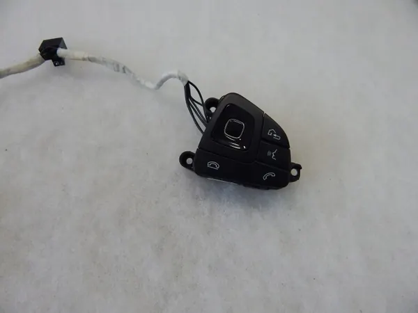 Mercedes ohjauspyörän painikkeet OEM A0999056200 A0999056300 image 3