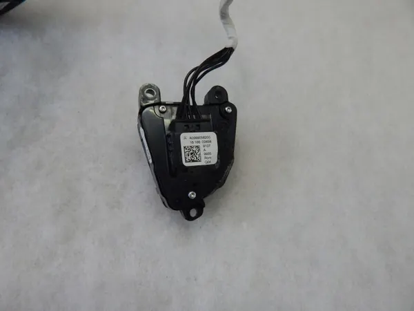 Mercedes ohjauspyörän painikkeet OEM A0999056200 A0999056300 image 5