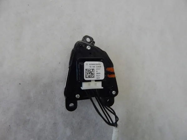 Mercedes ohjauspyörän painikkeet OEM A0999056200 A0999056300 image 6