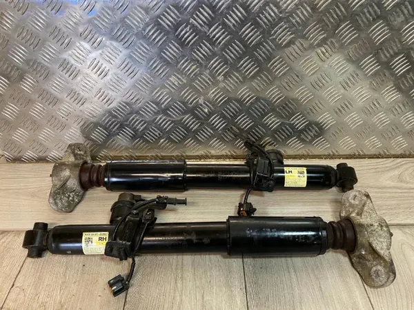 Amortiguador Trasero Derecho OEM 55301-J5050 Kia Stinger image 2
