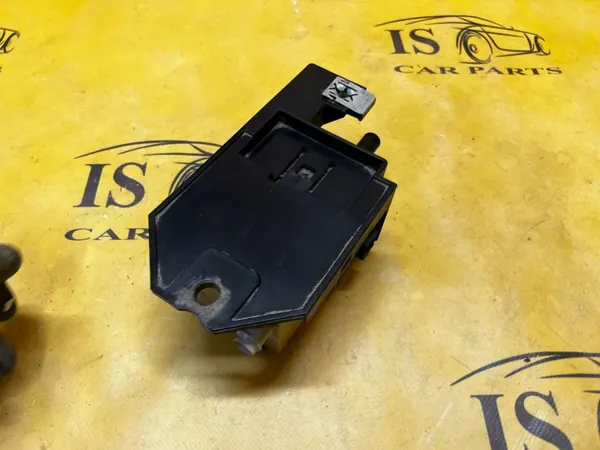 Brandstofdampkoolfilter OEM L1M3-9C138-C Ford Explorer image 3