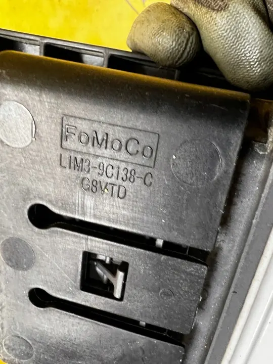Brandstofdampkoolfilter OEM L1M3-9C138-C Ford Explorer image 7