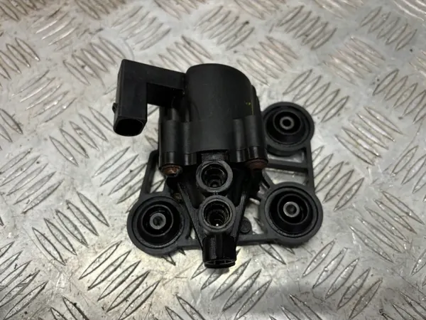 Válvula de suspensión Land Rover Range L322 4.4 V8 Vogue OEM 675447801 image 2