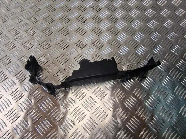 Audi OE 057109093H Kamremsskydd - Begagnad image 3