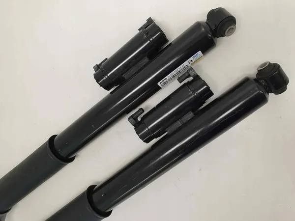 BAKRE STÖTDÄMPARE MERCEDES W205 image 2