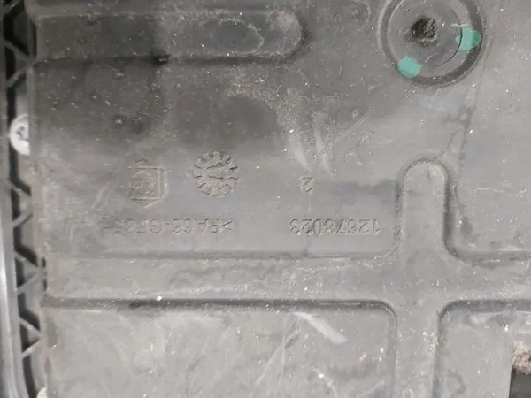 Réservoir AdBlue Peugeot 308 5008 II C4 Opel P1002560 image 4