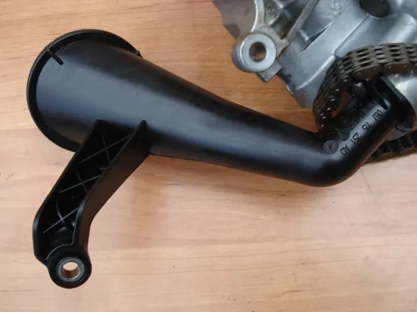 Olje pump VW Audi Skoda Seat 2.0 TSI TFSI 06J115105AG image 6