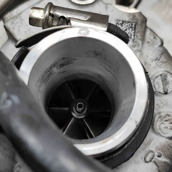 Turbo usado OEM 144101176R para Renault Megane III image 5