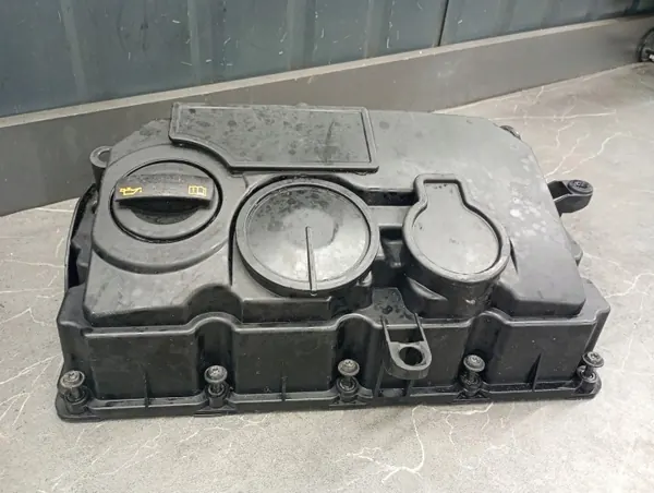 Venttiilikansi 03G103469M VW Audi Seat 2.0 TDI image 7