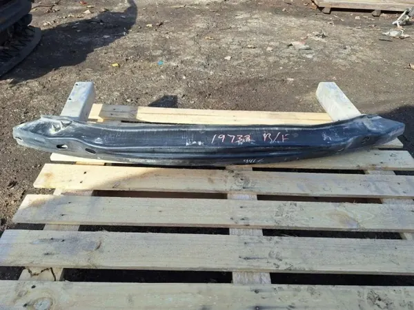 Taka-puskurin palkki OEM 8T0807332A Audi A5 Cabriolle image 2