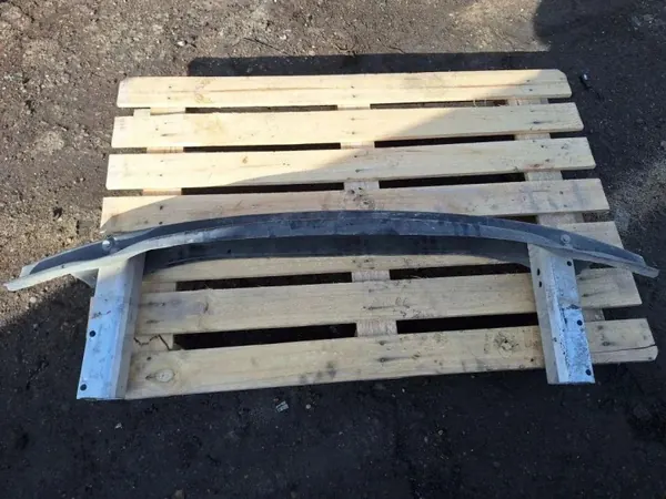Taka-puskurin palkki OEM 8T0807332A Audi A5 Cabriolle image 4