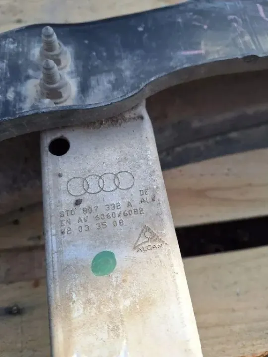 Taka-puskurin palkki OEM 8T0807332A Audi A5 Cabriolle image 6