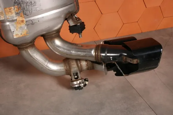 Système d'échappement BMW XM G09 OEM 5A6A4A6 image 9