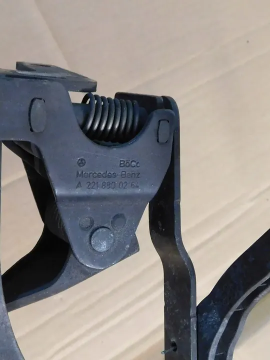 MERCEDES S-luokka W221 Konepellin Lukko A2218800264 OEM image 3