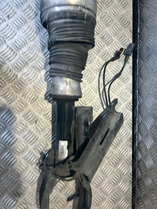 Etuvasen Jousitus OEM A1663204166 Mercedes image 3